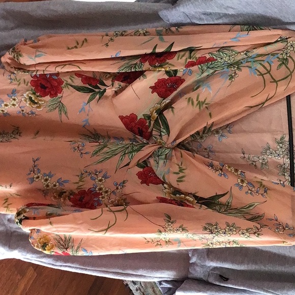 Boohoo summer weight midi dress. - Picture 3 of 3